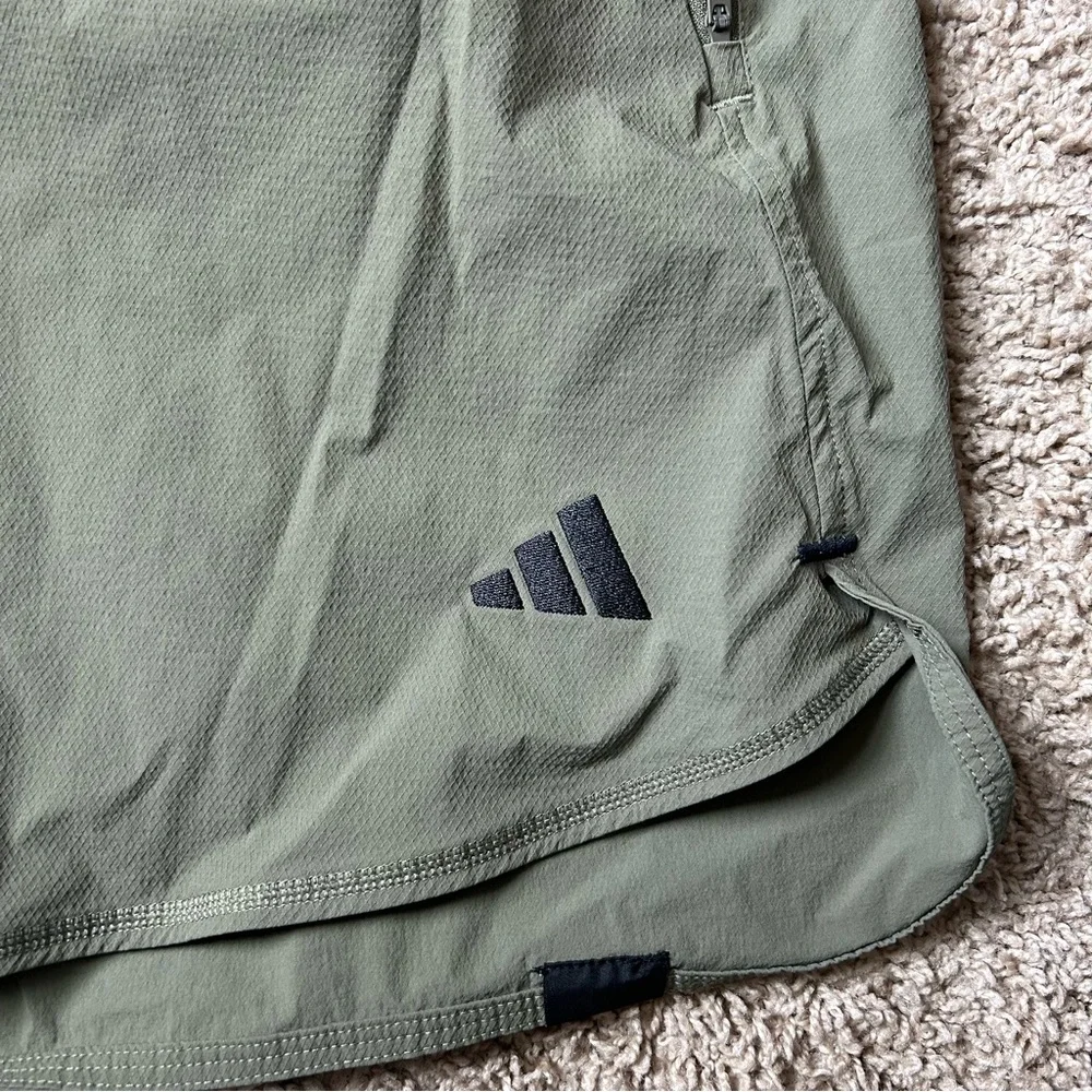 Adidas Men's Green Performance Shorts Size Large |B69